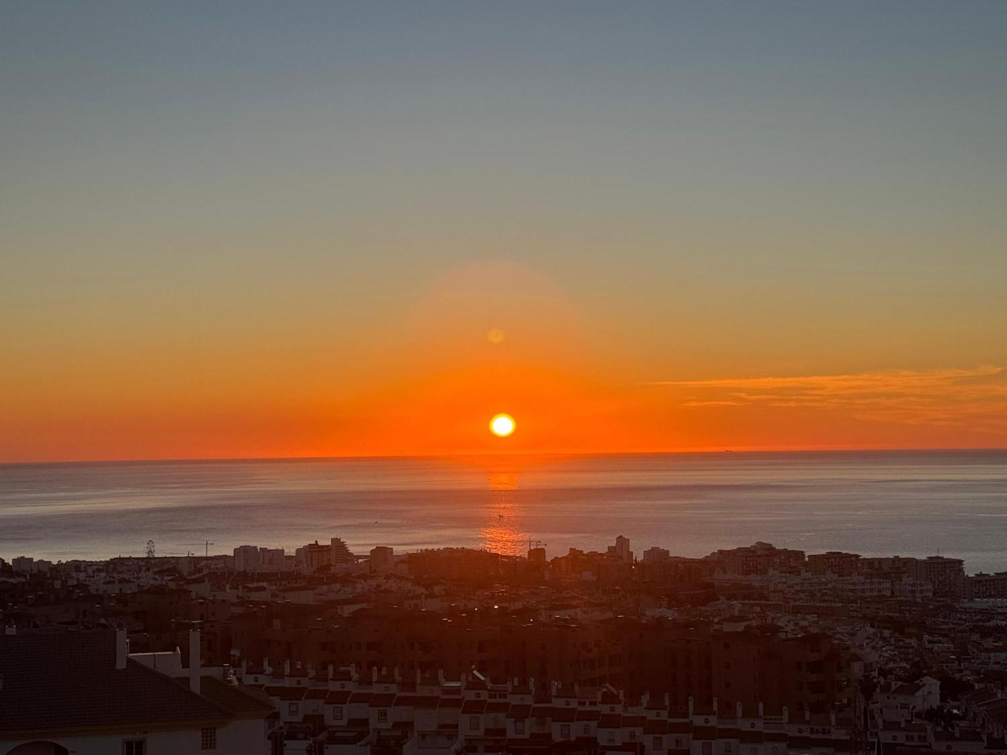 Peaceful Studio With Amazing Sea Views And Free Parking Benalmádena Eksteriør bilde